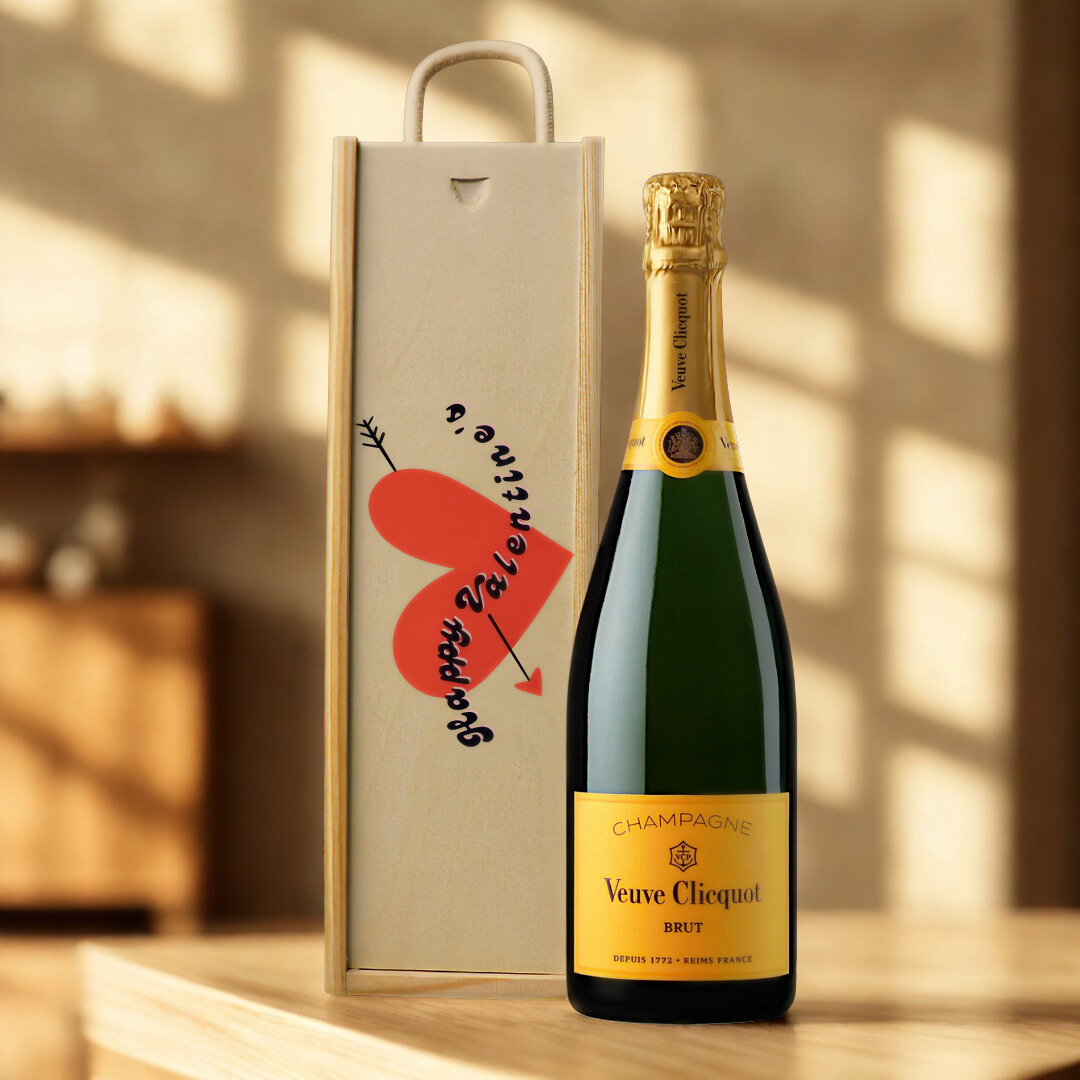 Personalised Moet & Chandon Champagne Gift Set in Wooden Presentation Gift Box - 75cl