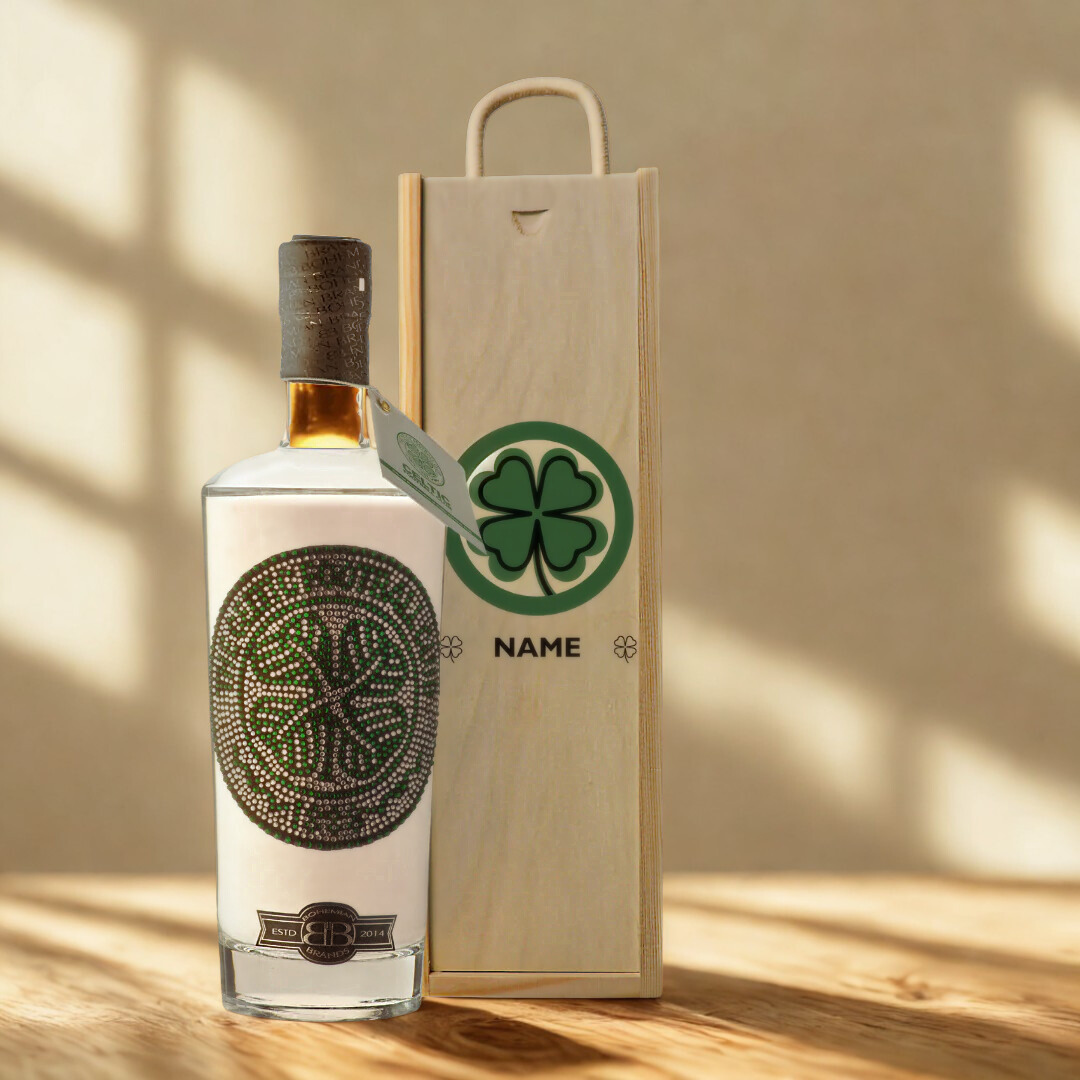 Glasgow Celtic Football Vodka in Personalised Presentation Box (70cl) - 37.5% ABV