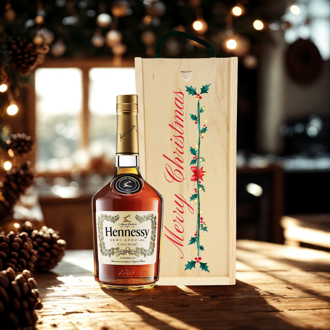 Merry Christmas Hennessy Very Special Cognac gift set - 40% ABV - 70cl