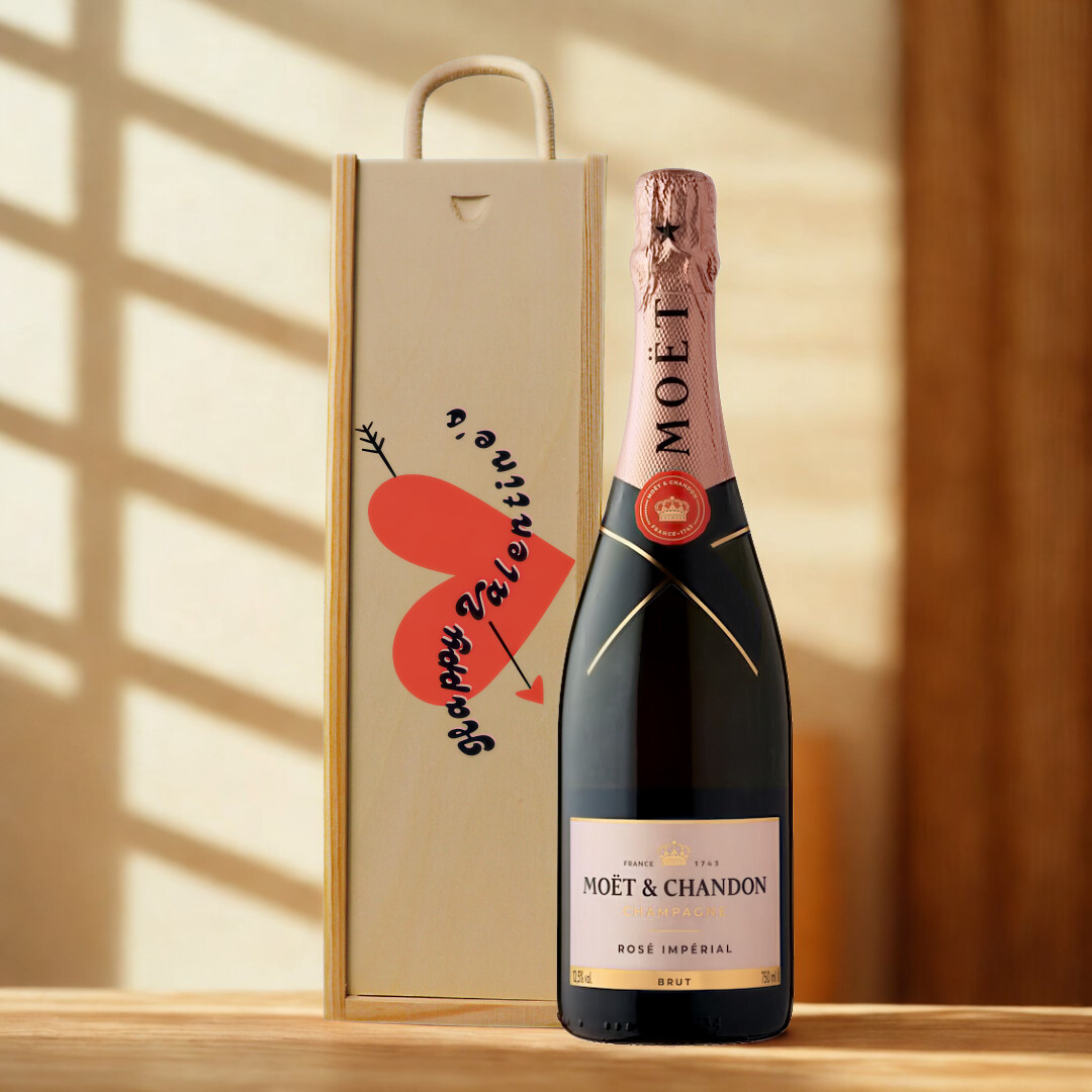 Moet &amp; Chandon Brut Rose Champagne Valentines Gift Set - 75cl