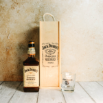 Jack Daniels Honey Whiskey Single - Lifestyle 1